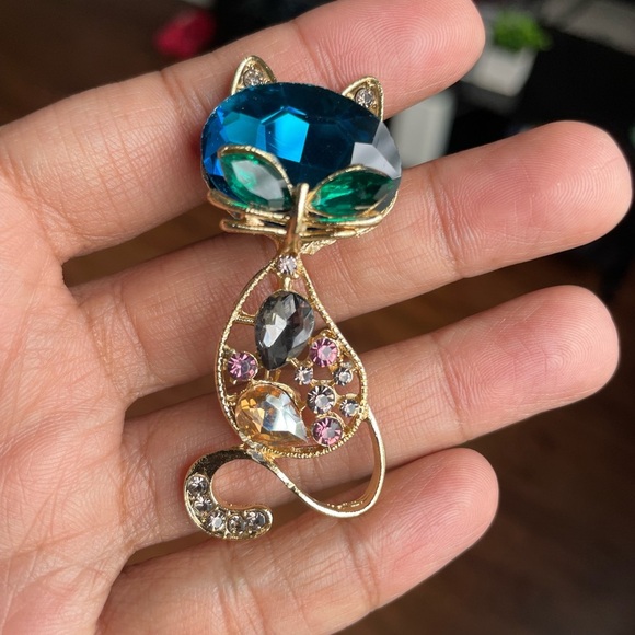 Cat Brooch with Blue and Green Crystals, NWT - Picture 2 of 4
